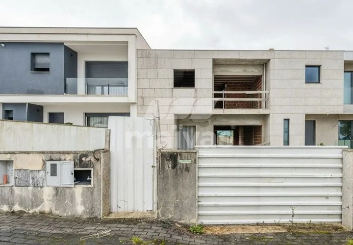 Helårsgrund i Braga, Braga, Braga - € 300.000 | Ref: A018-0183 - foto 1