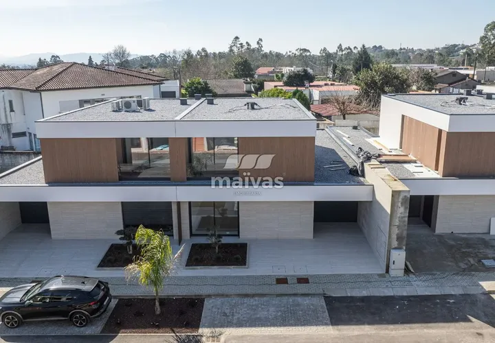 Villa a Vila Verde, Braga, Vila Verde - € 470.000 | Ref: A018-0172 - foto 1