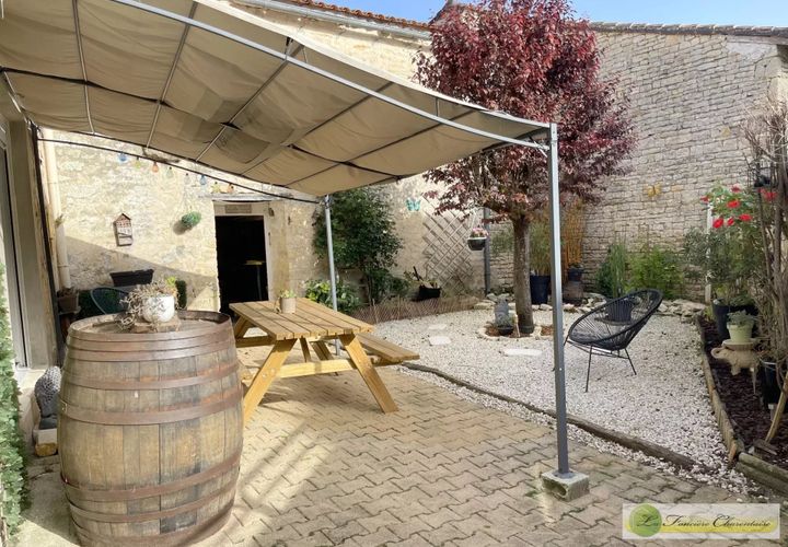 Landejendom i Aigre, Charente, Aigre - € 129.000 | Ref: 9860 - foto 1