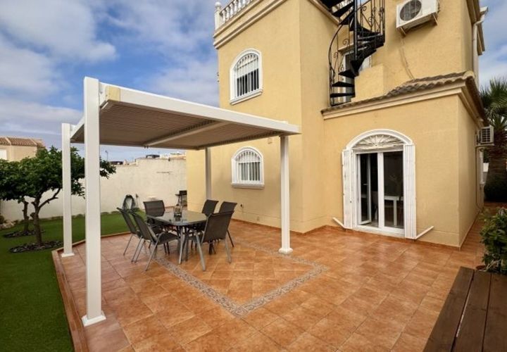 Villa a Torrevieja, Alicante, Torrevieja - € 398.995 | Ref: 780742 - foto 1