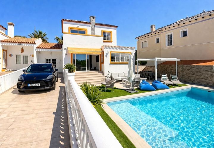 Villa a Los Dolses, Alicante, Los Dolses - € 549.995 | Ref: THKSHL-50-5036 - foto 1