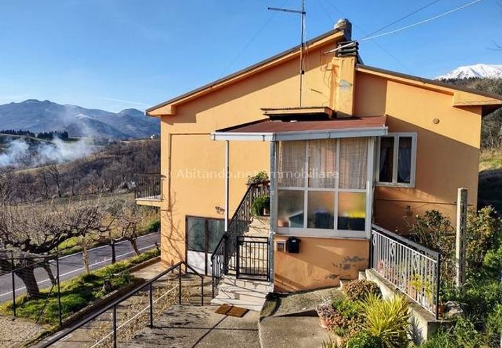 Villa a Farindola, Pescara, Farindola - € 69.000 | Ref: PNN1002 - foto 1