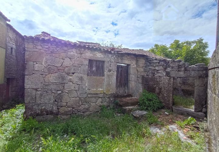 Villa i Mangualde, Viseu, Mangualde - € 25.000 | Ref: Q46 - foto 1
