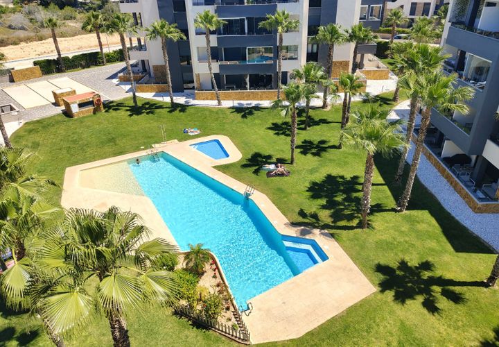 Lejlighed i Torrevieja, Alicante, Torrevieja - € 300.000 | Ref: MLSC7174869 - foto 1