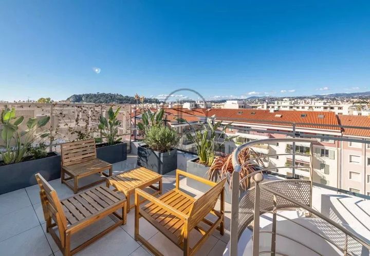 Villa i Nice, Alpes-Maritimes, Nice - € 935.000 | Ref: 87029834 - foto 1