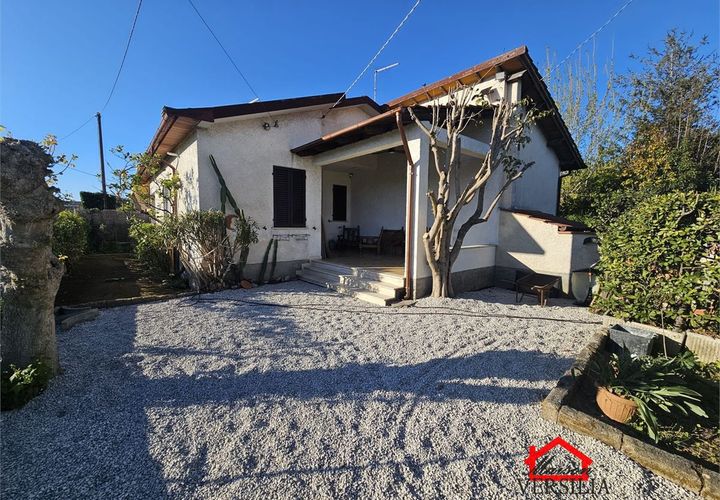 Villa a Lucca, Lucca, Lucca - € 2.800/mes | Ref: FDR 87 - foto 1
