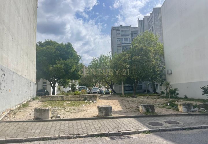Helårsgrund i Setubal, Setubal, Setubal - € 140.000 | Ref: C0464-00379 - foto 1
