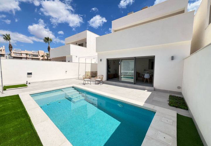 Villa a La Zenia, Alicante, La Zenia - € 499.900 | Ref: 32368 - foto 1