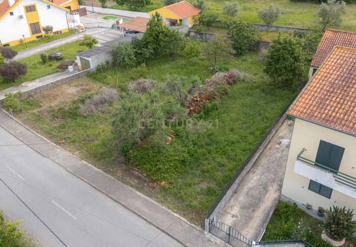 Helårsgrund i Coimbra, Coimbra, Coimbra - € 75.000 | Ref: C0457-00846 - foto 1