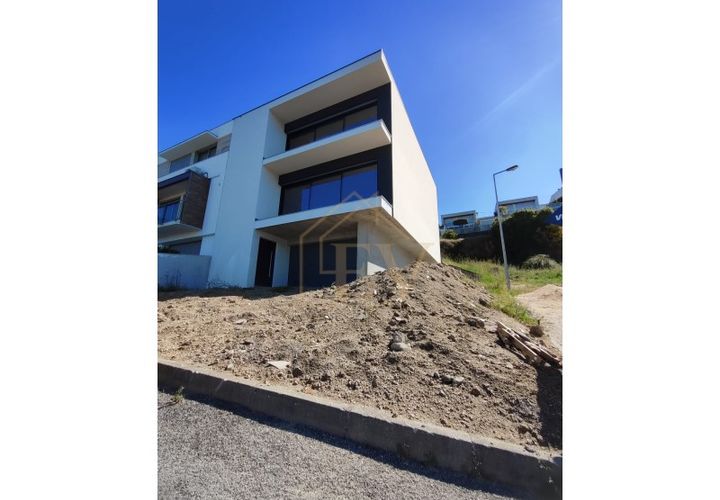 Villa a Vizela, Braga, Vizela - € 399.000 | Ref: CM-068 - foto 1