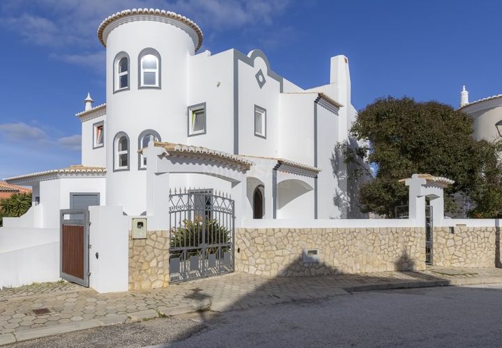 Villa en Lagos, Faro, Lagos - € 1.250.000 | Ref: VM1190 - photo 1