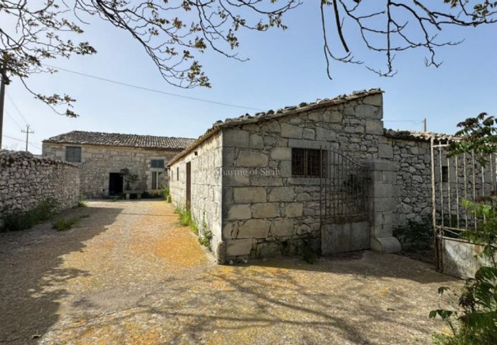 Villa i Ragusa, Ragusa, Ragusa - € 390.000 | Ref: L 2195 - foto 1