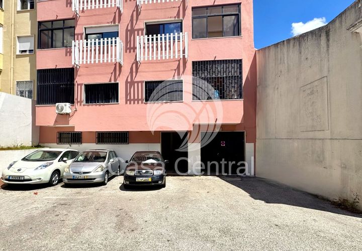 Erhvervsejendom i Amadora, Lisbon, Amadora - € 240.000 | Ref: CC-010260254-Loja - foto 1