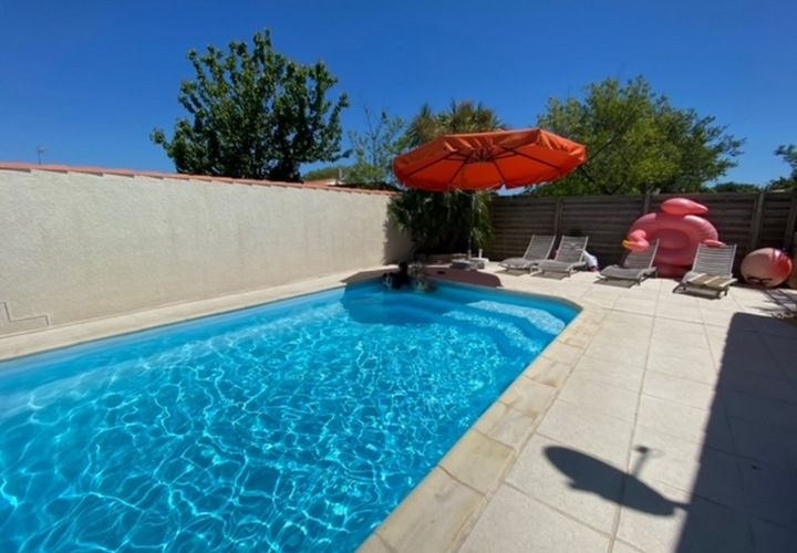 Landsbyhus i Saint-Georges-d'Oleron, Charente-Maritime, Saint-Georges-d'Oleron - € 577.000 | Ref: 340932137721 - foto 1