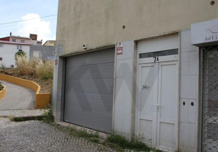 Erhvervsejendom i Amadora, Lisbon, Amadora - € 135.000 | Ref: KWPT-032395 - foto 1