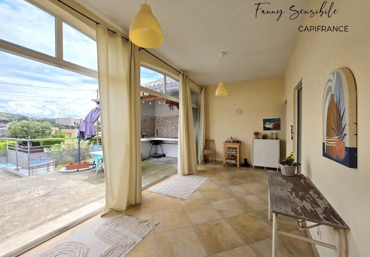 Duplex i Marseille, Bouches-du-Rhone, Marseille - € 319.000 | Ref: 340931234754 - foto 1