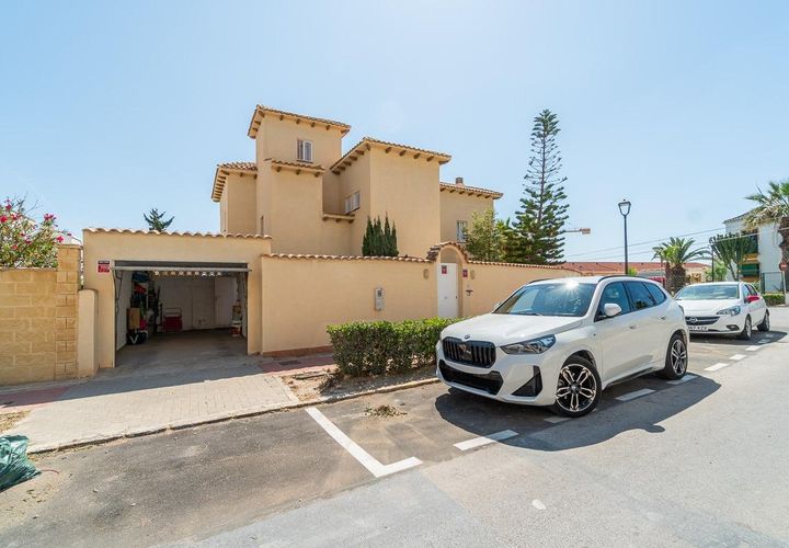 Villa a Torrevieja, Alicante, Torrevieja - € 859.000 | Ref: 31013 - foto 1