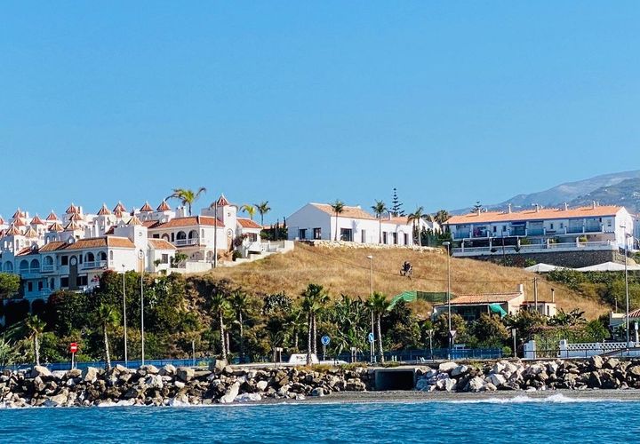 Villa em Mezquitilla, Malaga, Mezquitilla - € 2.500/mês | Ref: MLH1002 - foto 1