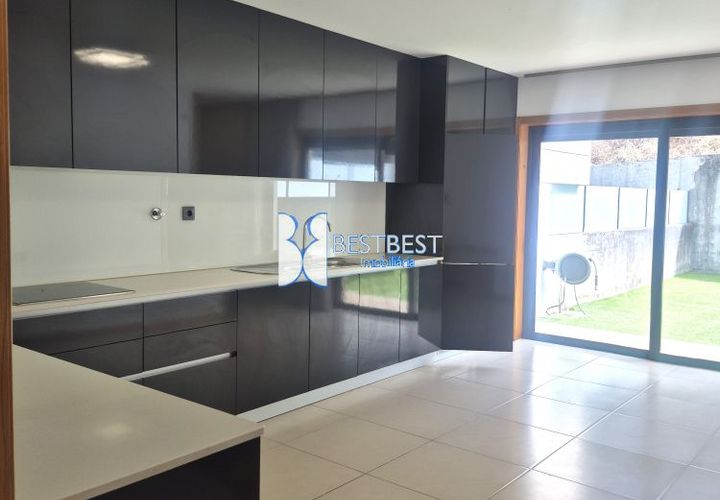 Villa em Barcelos, Braga, Barcelos - € 1.500/mês | Ref: 6667 - foto 1