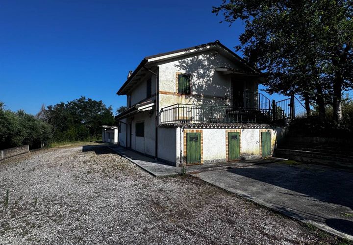 Villa a Montottone, Fermo, Montottone - € 800/mes | Ref: MG2417 - foto 1