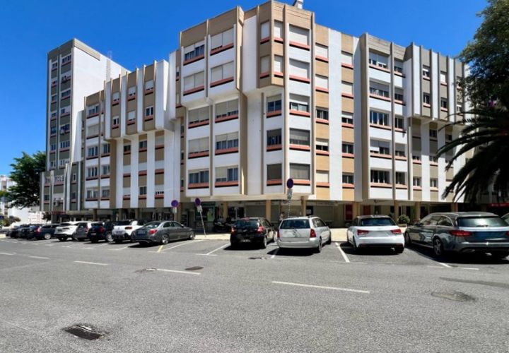 Erhvervsejendom i Alges, Lisbon, Alges - € 228.000 | Ref: A227 - foto 1