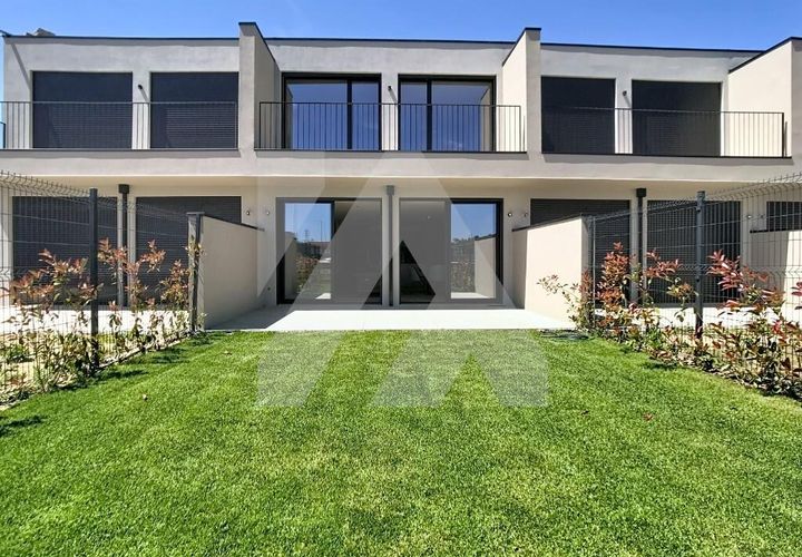 Rækkehus i Ovar, Aveiro, Ovar - € 369.000 | Ref: 100.D.VM - foto 1