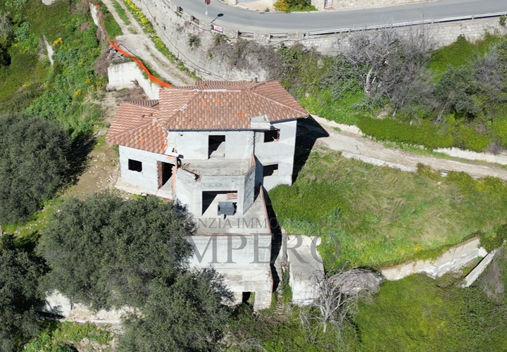 Villa a Ventimiglia, Imperia, Ventimiglia - € 199.000 | Ref: 23942 - foto 1