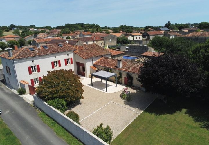 Вилла в Aigre, Charente, Aigre - € 287 230 | Ссылка: r7492 - photo 1