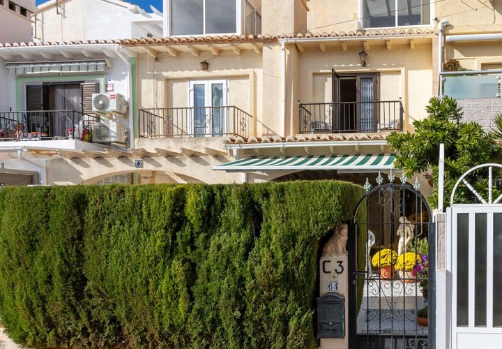 Dupleks i Torrevieja, Alicante, Torrevieja - € 135 000 | Ref: AM-02271/8919 - foto 1