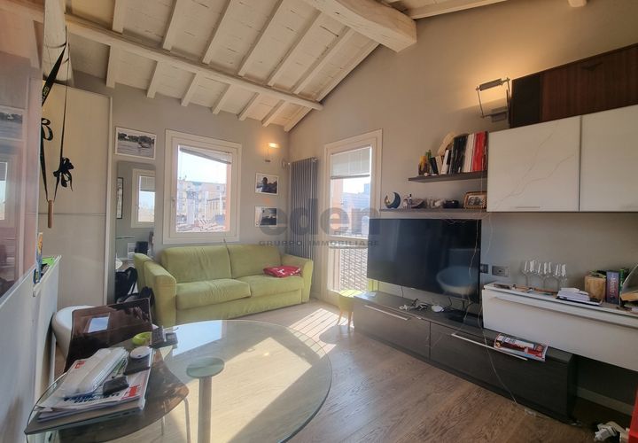 Apartament a Modena, Modena, Modena - € 800/mes | Ref: AFF70 - foto 1