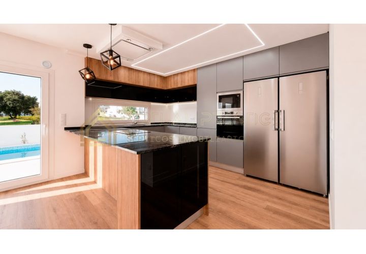 Villa i Almada, Setubal, Almada - € 750.000 | Ref: ST.17.143 - foto 1