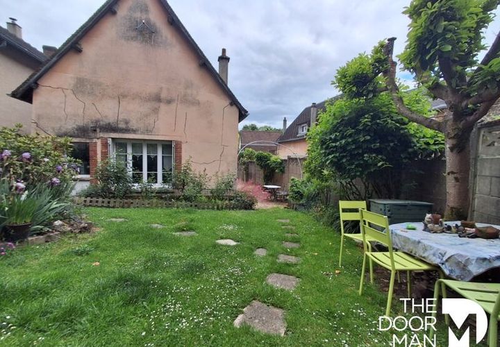 Villa a Saint-Prest, Eure-et-Loir, Saint-Prest - € 235.000 | Ref: 10088 - foto 1