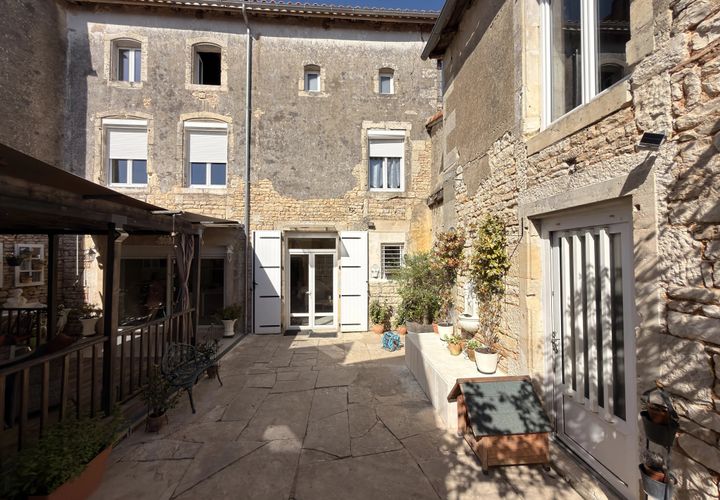 Villa i Sauze-Vaussais, Deux-Sevres, Sauze-Vaussais - € 220.000 | Ref: BVI85874 - foto 1