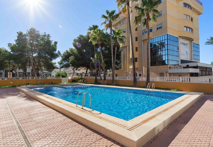 Leilighet i Torrevieja, Alicante, Torrevieja - € 125 000 | Ref: AM-02273/8919 - foto 1