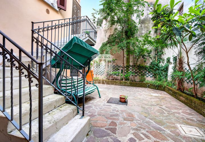 Villa a Salo, Brescia, Salo - € 800.000 | Ref: SA202610 - foto 1