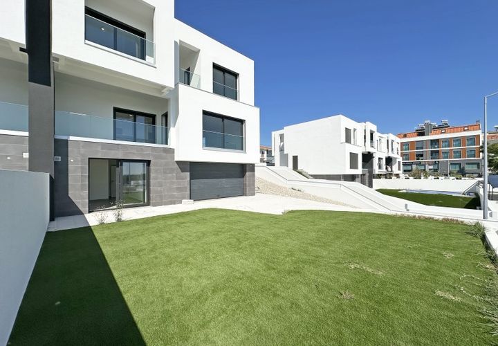 Villa i Corroios, Setubal, Corroios - € 745.000 | Ref: NC0350 - foto 1