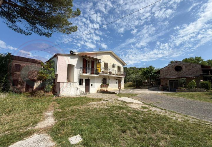 Villa i Arce, Frosinone, Arce - € 48 000 | Ref: AC99-2623 - foto 1