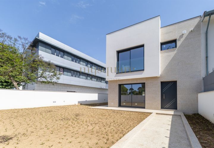 Villa a Maia, Porto, Maia - € 680.000 | Ref: 26.029 - foto 1