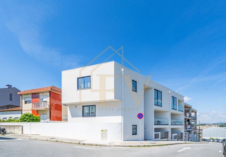 Villa a Paranhos, Porto, Paranhos - € 680.000 | Ref: EV-057 - foto 1