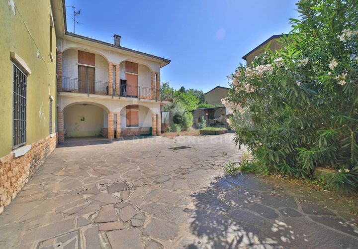 Erhvervsejendom i Cornate d'Adda, Monza and Brianza, Cornate d'Adda - € 370.000 | Ref: EDIFICIO.FILIPPO-FB370V - foto 1