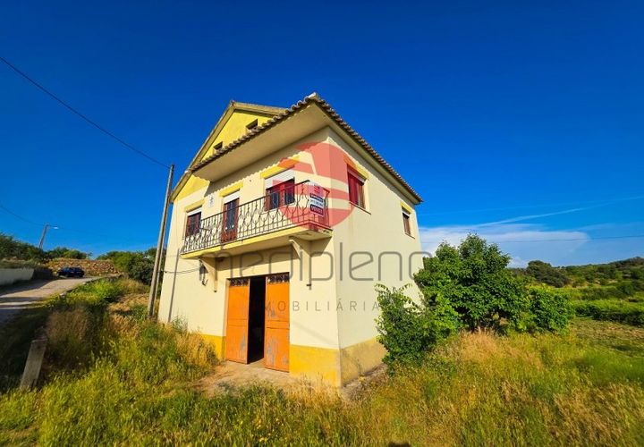 Villa a Longroiva, Guarda, Longroiva - € 60.000 | Ref: 537/MDA - foto 1