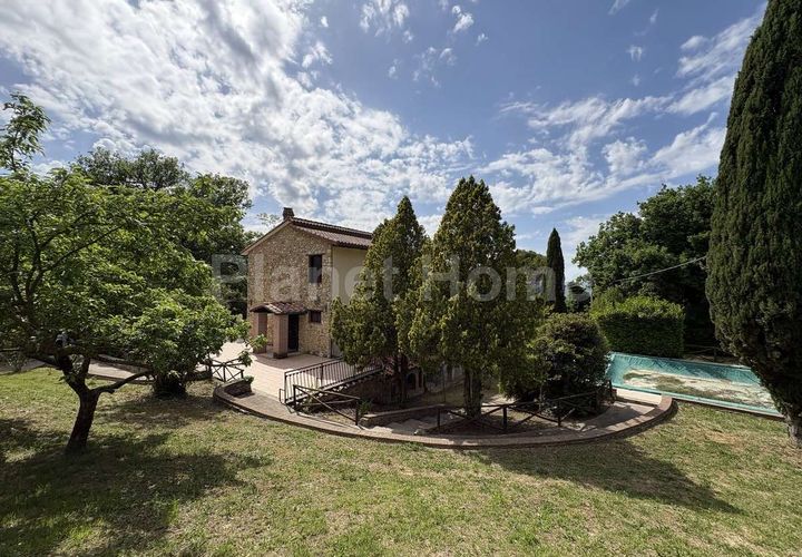 Farm hus i Giove, Terni, Giove - € 545.000 | Ref: RP-1282916-1282916 - foto 1