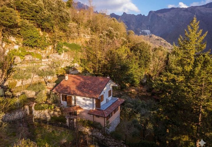 Villa i Massa, Massa and Carrara, Massa - € 175 000 | Ref: R07114MAVI-1318191 - foto 1