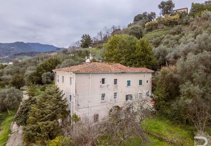 Villa i Carrara, Massa and Carrara, Carrara - € 300.000 | Ref: R07072CAVI-1319112 - foto 1