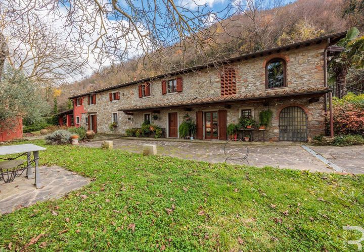 Farm hus i Vernio, Prato, Vernio - € 580.000 | Ref: R06934VERU-1321340 - foto 1
