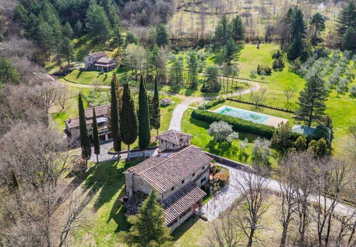 Farm hus i Chiusi della Verna, Arezzo, Chiusi della Verna - € 1.400.000 | Ref: R06254CHAG-1331750 - foto 1
