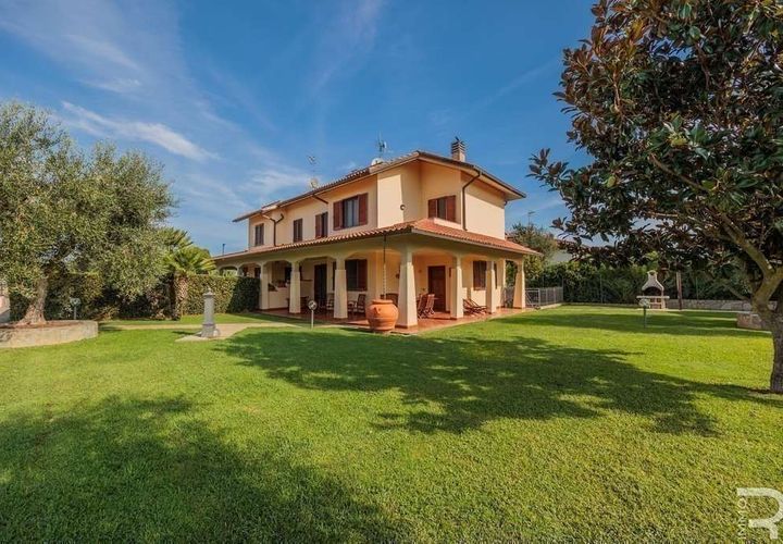 Villa i Grosseto, Grosseto, Grosseto - € 550.000 | Ref: R054789GRZH-1336377 - foto 1