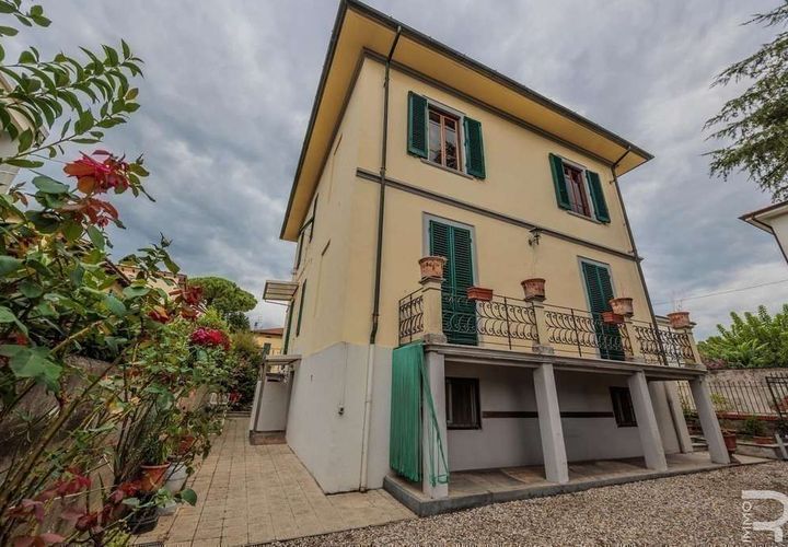 Villa i Lucca, Lucca, Lucca - € 645.000 | Ref: R054765LUVI-1336707 - foto 1