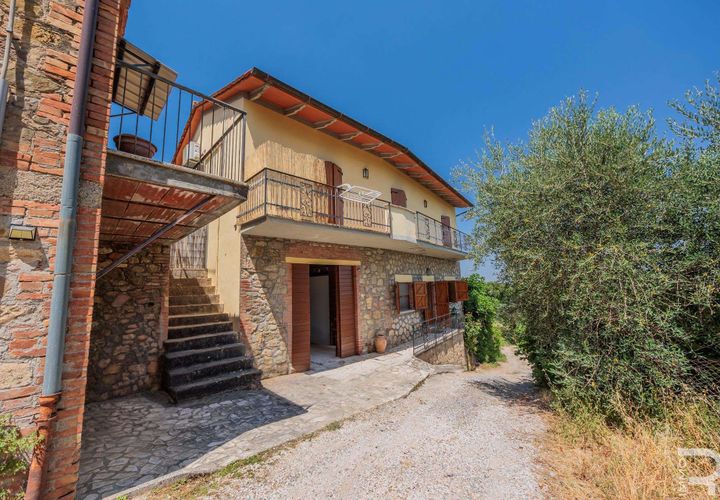 Farm hus i Cetona, Siena, Cetona - € 245.000 | Ref: R054739CERU-1336868 - foto 1