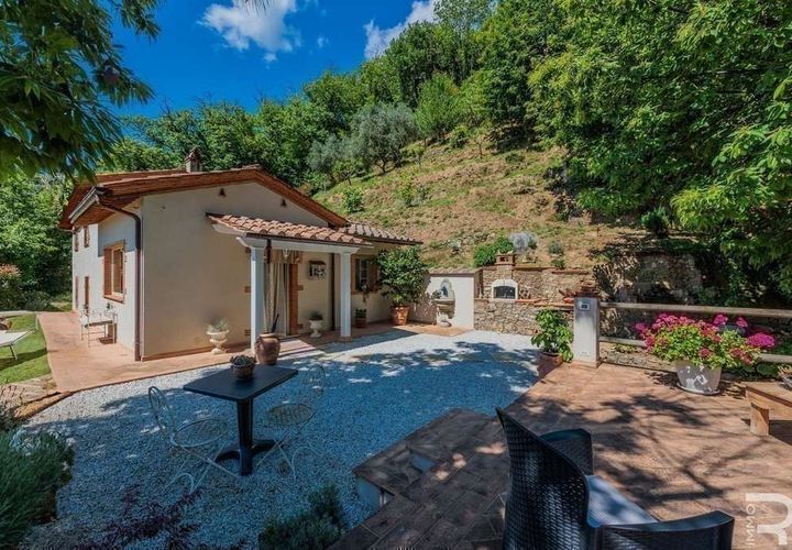 Villa a Camaiore, Lucca, Camaiore - € 500.000 | Ref: R05371VICA-1338540 - foto 1